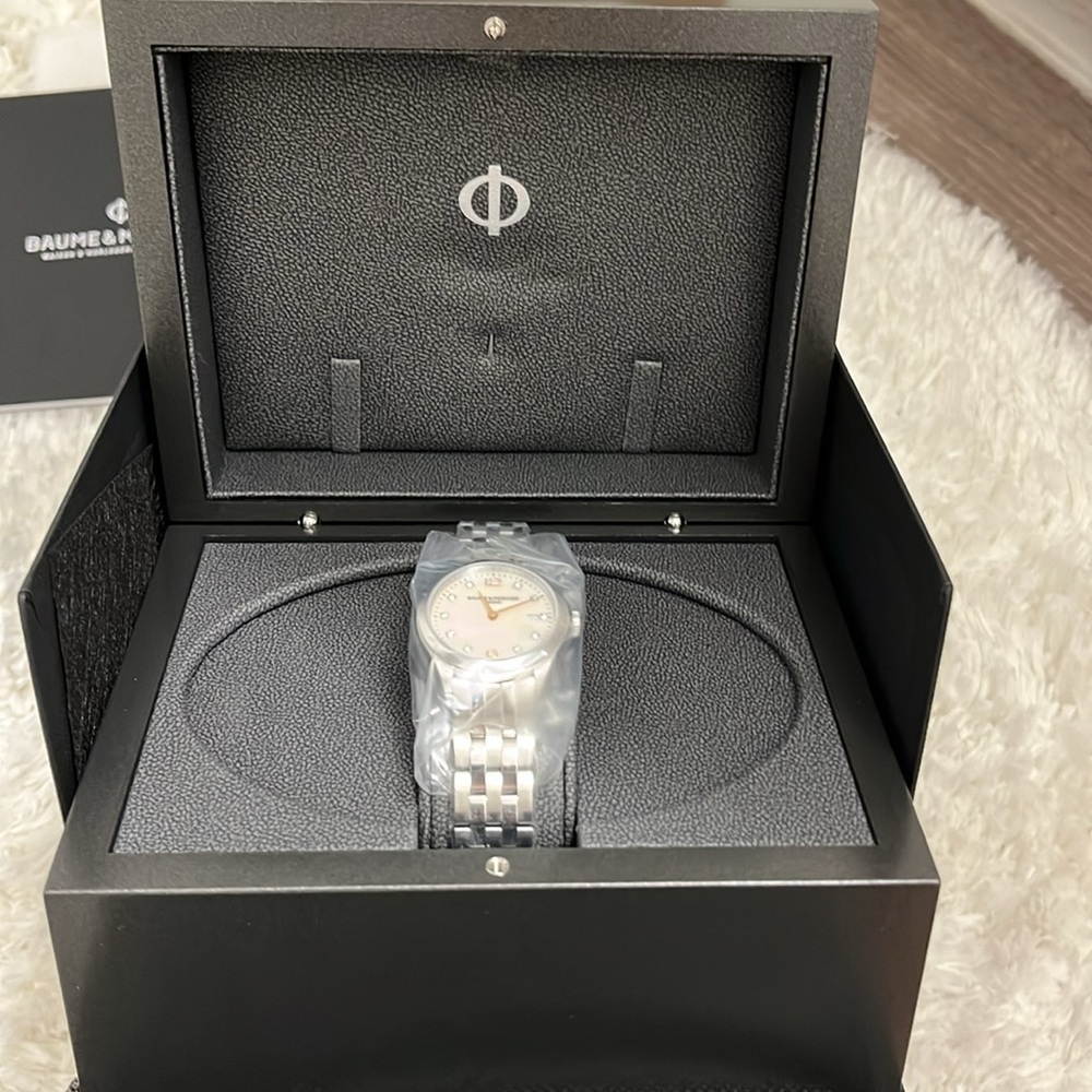 Baume & Mercier Black Watch Box plastic still on watch